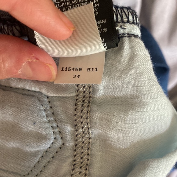 7 For All Mankind Aubrey Skinny Jeans Size 24 - Picture 4 of 16